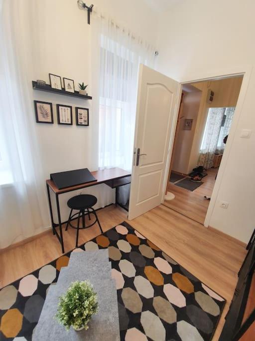 Andrea Apartman Miskolc Belvarosaban Ngoại thất bức ảnh