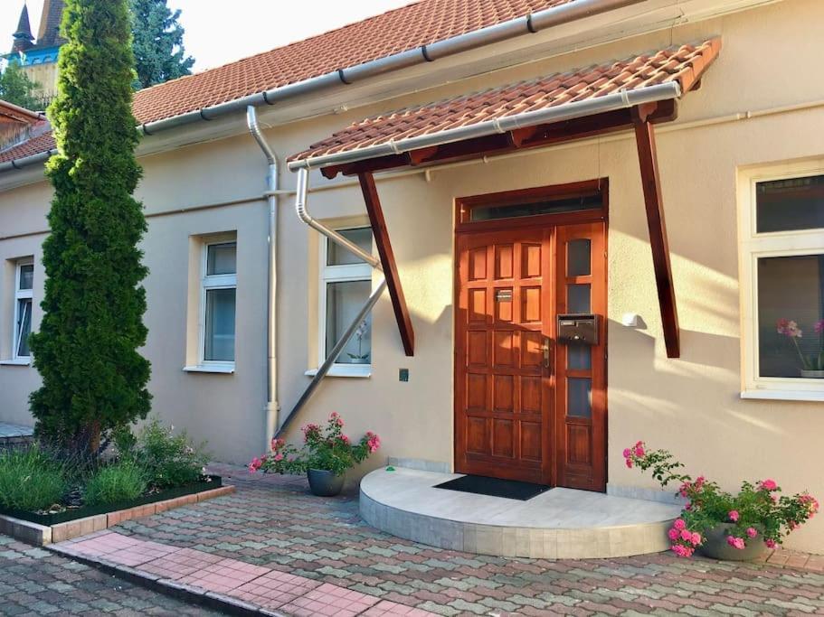 Andrea Apartman Miskolc Belvarosaban Ngoại thất bức ảnh