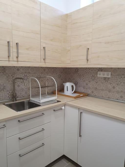 Andrea Apartman Miskolc Belvarosaban Ngoại thất bức ảnh